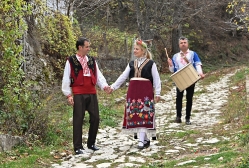 С тъпан в село Яврово_80